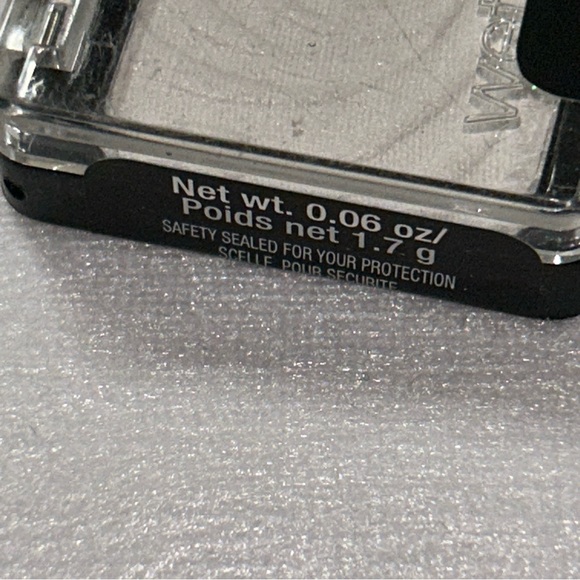 Wet N Wild  ColorIcon Sugar 250B Single Eye Shadow - Picture 6 of 8